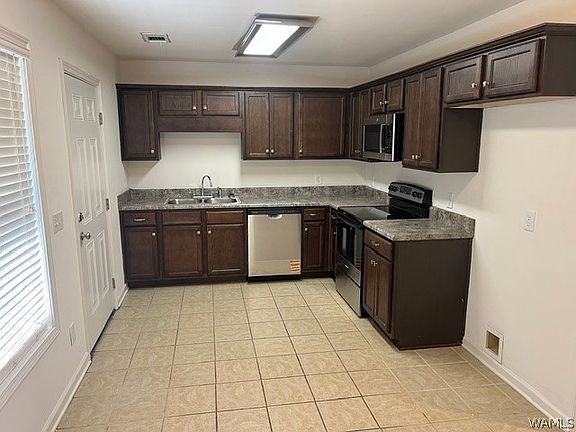 3rd image of 16406 Ramsey Dr