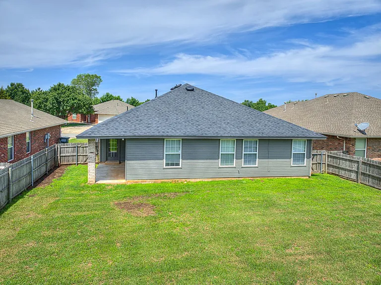 21862 Meadow Mist Ct — Photo 24