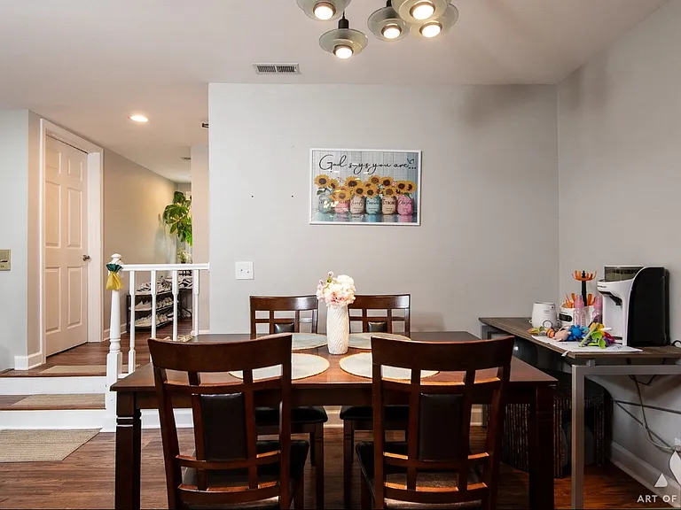 257 Coventry Cir — Photo 10