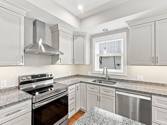 2nd image of 517-519 E 3rd St #1