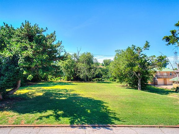 3rd image of 610 Culbertson Dr