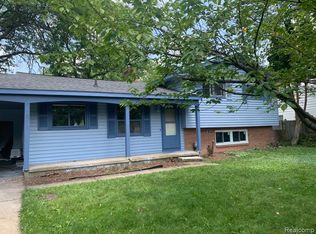 1631 Haslett Rd, East Lansing, MI 48823