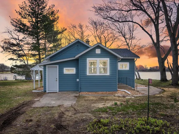 N6204 West Lakeshore DRIVE, Burlington, WI 53105