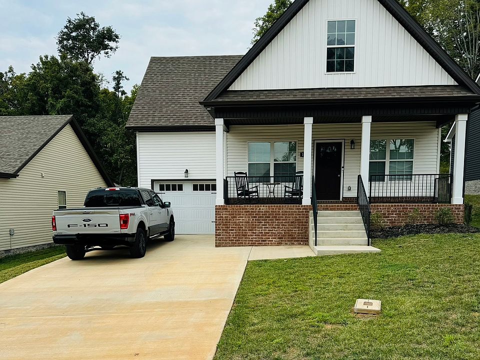 Easily 4-car driveway!