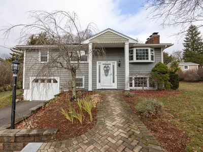 2 Skyline Dr, Franklin, MA, 02038