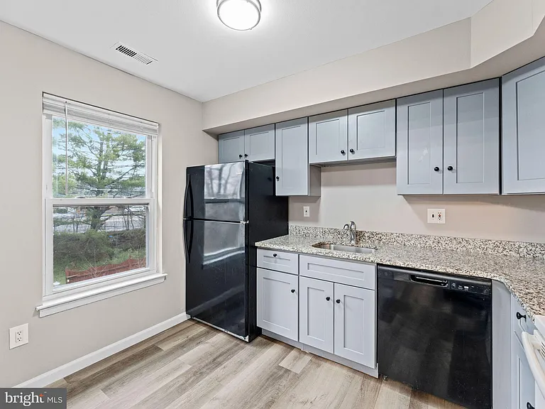 144 Willow Turn #B — Photo 8