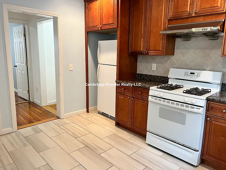 Walden St — Photo 16