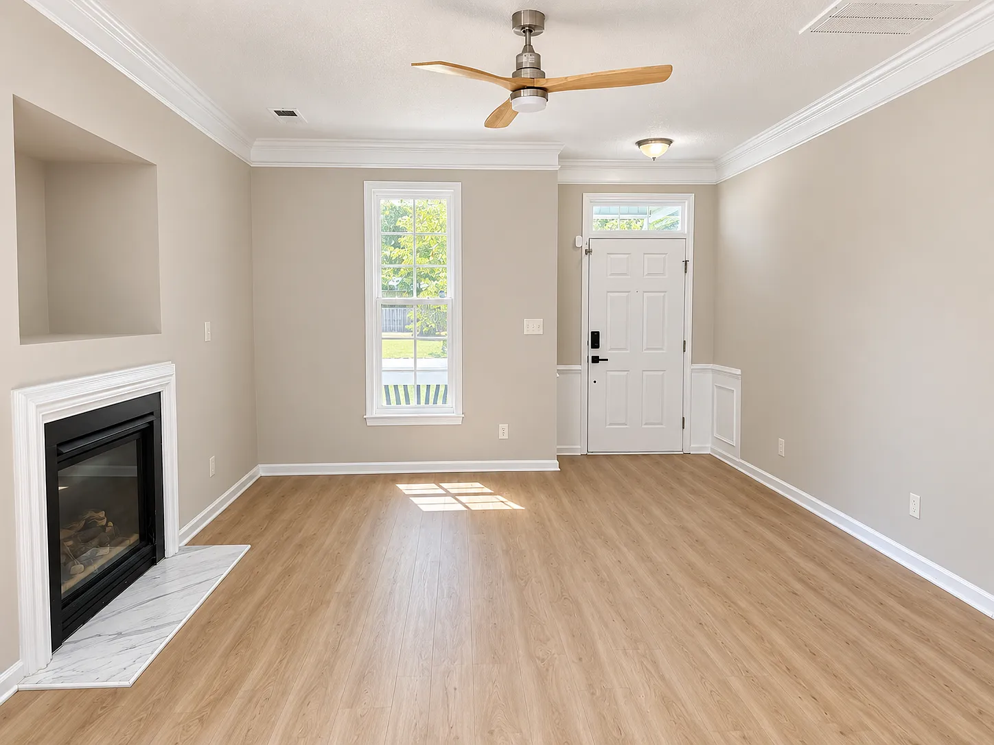 3 bed, 2.5 bath, 1465 sqft, $1,995 — Photo 4