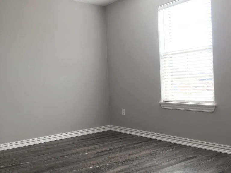 6027 W Mecklin St — Photo 16