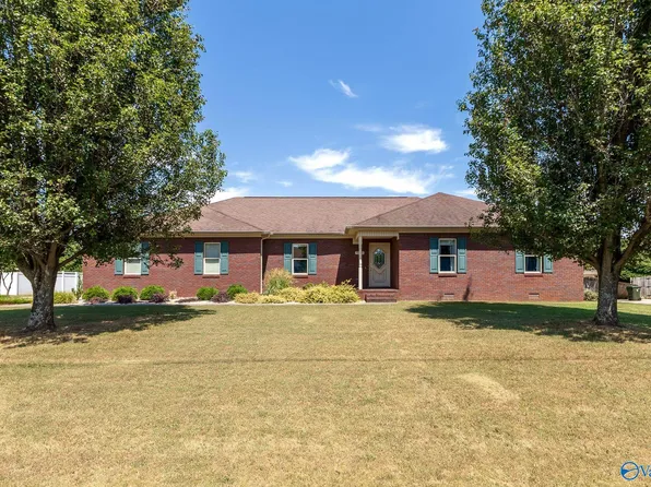138 Singletree Dr, Hazel Green, AL 35750