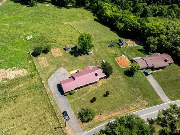 5800 Bethel Rd, Jonesville, NC 28642