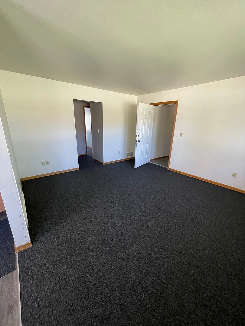 8809 West Villard Avenue — Photo 4
