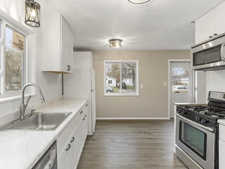 946 Fairview Ave — Photo 14