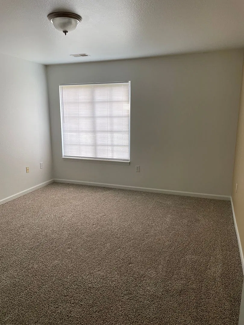 Eastfield Oaks 2 -Summerfield Place — Photo 3
