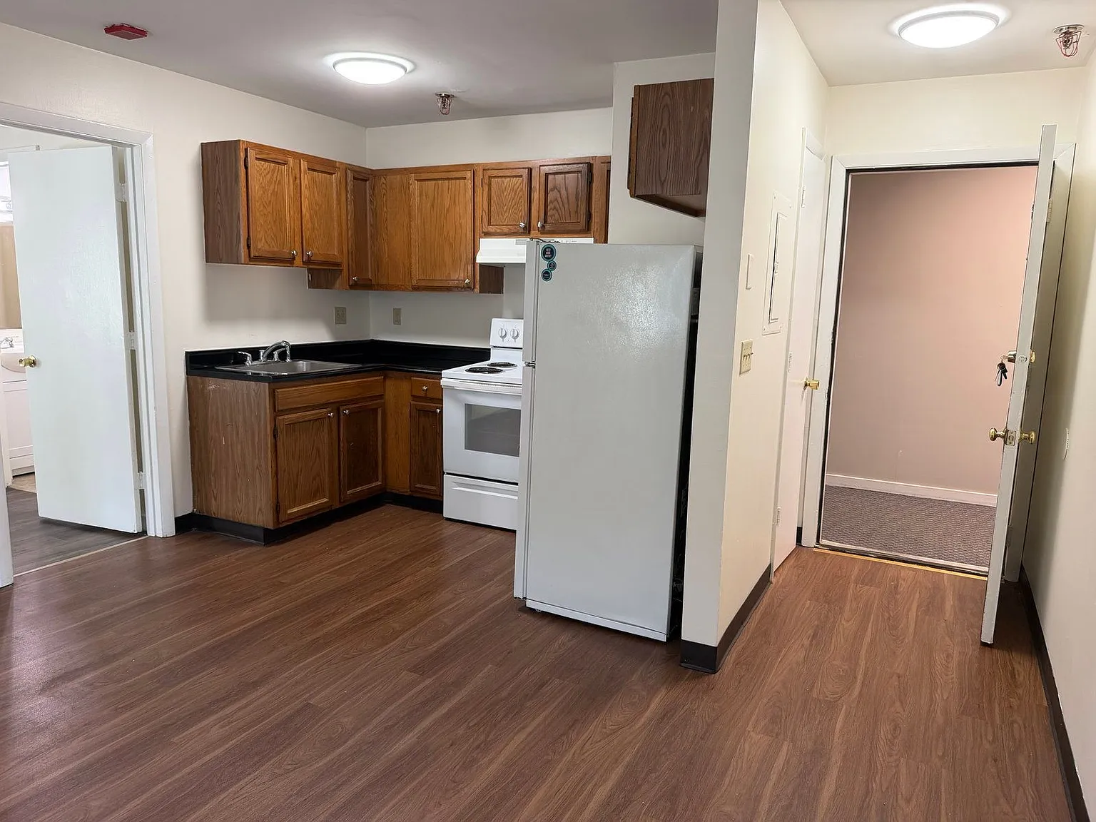 1 bed, 1.0 bath, $1,495 — Photo 2