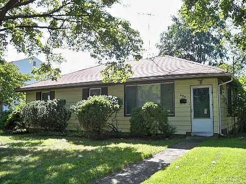 1st image of 938 Essex Ct