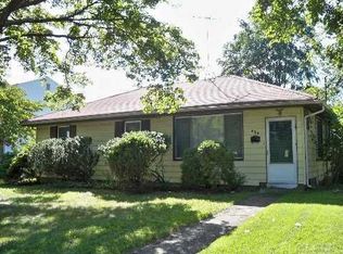 938 Essex Ct, West Hempstead, NY 11552