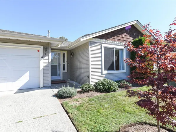 1050 8th St #2, Courtenay, BC V9N 4A5