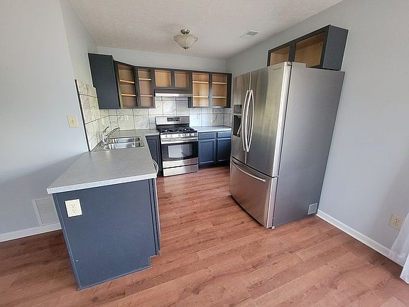 2nd image of 1040 Burr Avenue