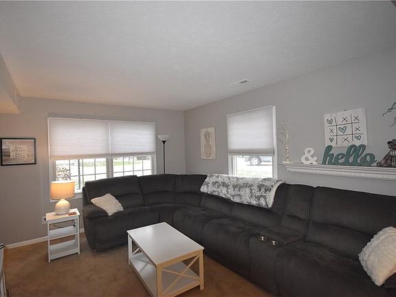 5th image of 554 N Park Ave