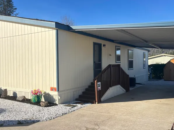 8401 Old Stage Rd, Central Point, OR 97502