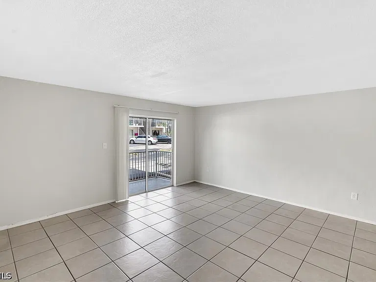 1830 Maravilla Ave #401 — Photo 11