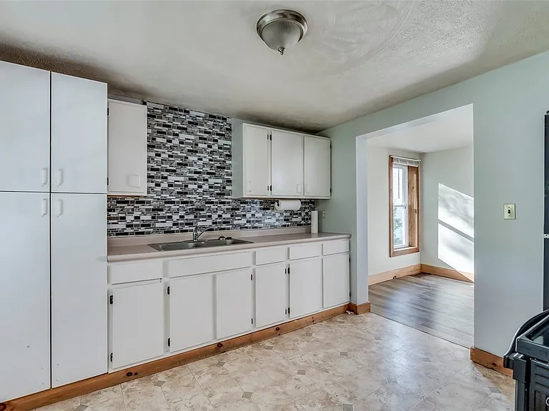 544 S Mechanic St — Photo 16