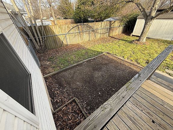 2nd image of 307 E Slim Wilson Blvd