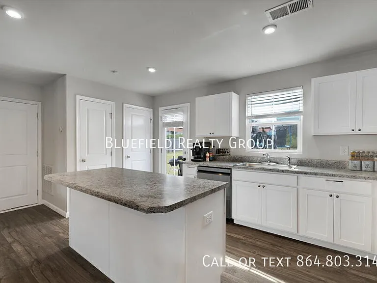 653 McCormick Ln — Photo 11