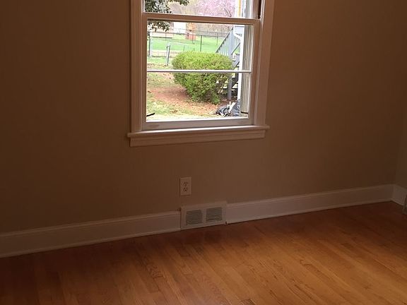5th image of 2412 Old Forest Rd