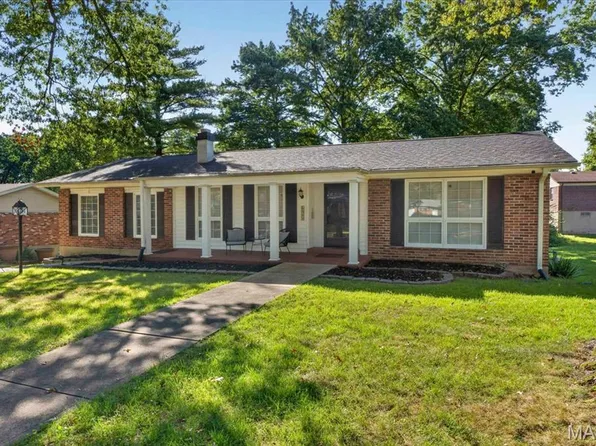 6710 Ryan Crest Dr, Florissant, MO 63033