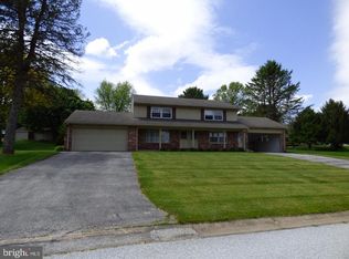 2612 Wren Ter, York, PA 17403