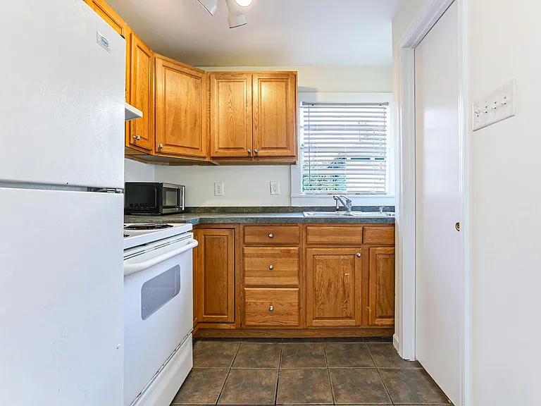 3613 Magazine St #C — Photo 5