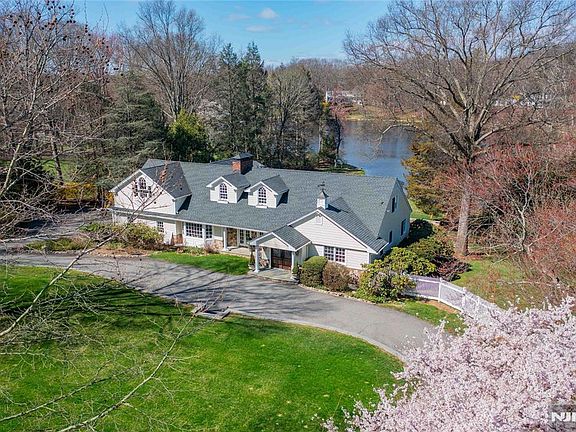 2nd image of 240 Green Ridge Rd