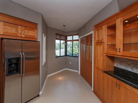 4th image of 401 E Robinson St Unit 201