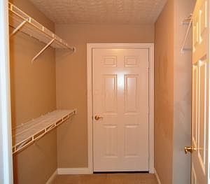 4th image of 386 Crescent Ct