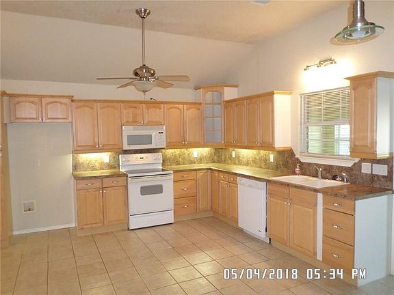 4th image of 1304 Sunrise Dr