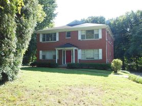 318 Ridgedale Rd, Louisville, KY