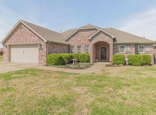 2030 Greenwood Cv, Pea Ridge, AR 72751