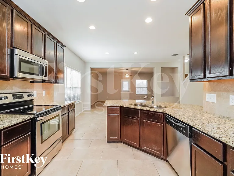 500 Stonebrook Dr — Photo 7