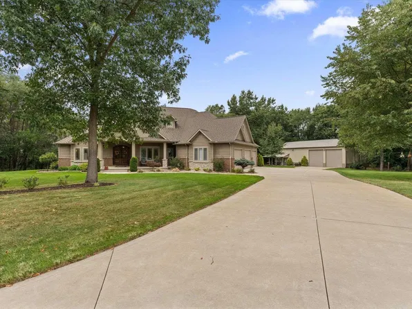 13998 Shavano Peak Dr, Middlebury, IN 46540