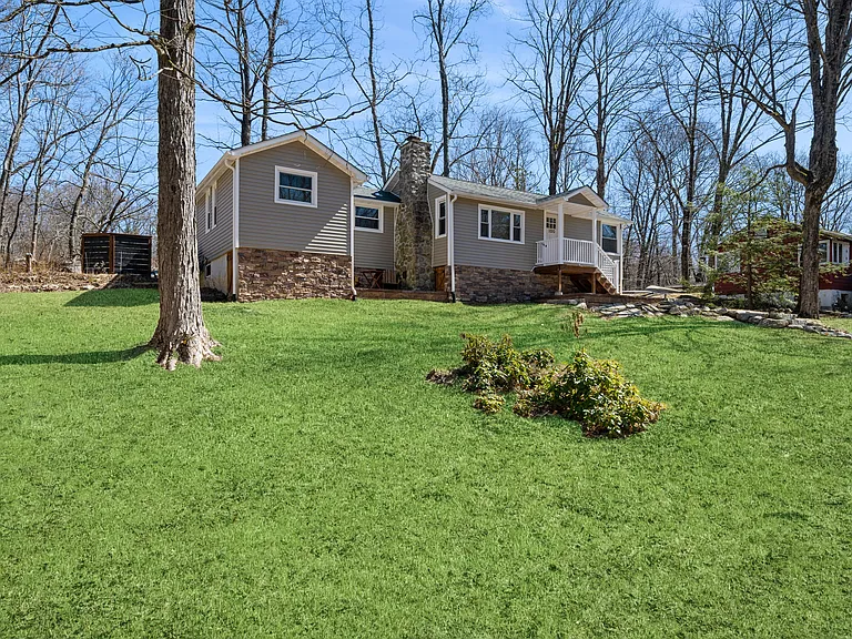 100 Poplar Ln — Photo 46