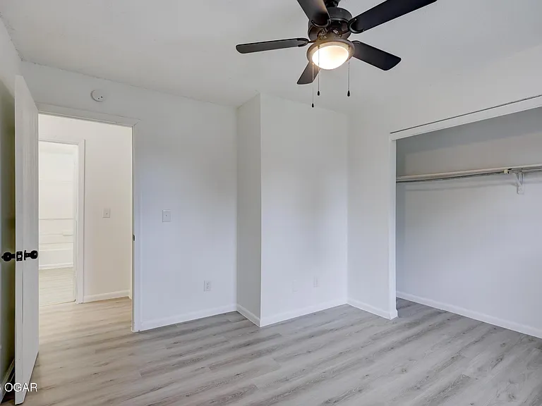 1119 S Saint Louis Ave — Photo 21