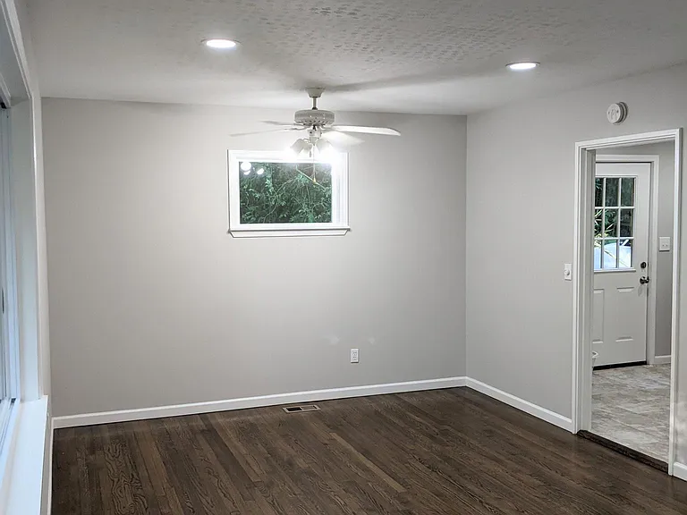 2036 Kenwood Pl SE — Photo 6
