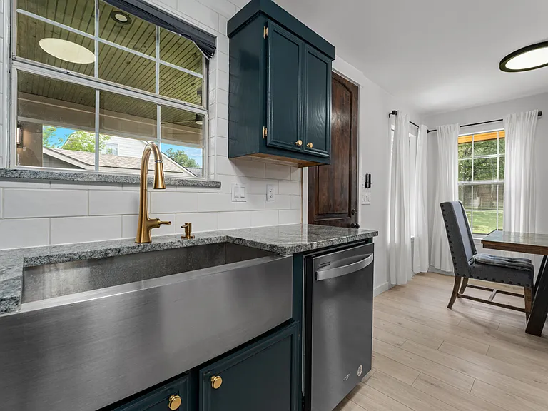 1409 Lantern Light Dr — Photo 8
