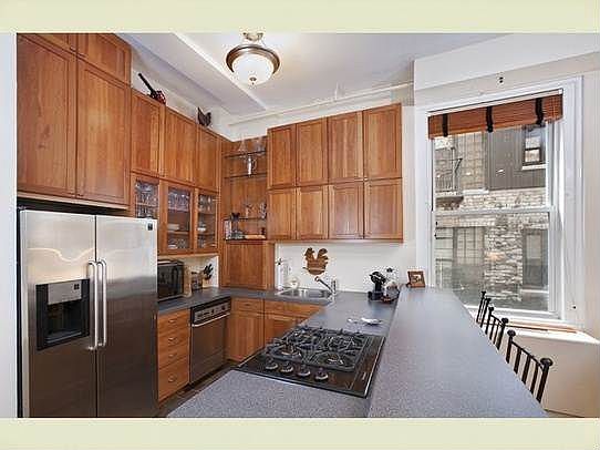 3rd image of 48 E 13th St APT 4A