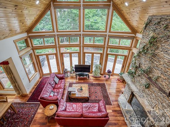 3rd image of 5162 Beech Bluff Dr