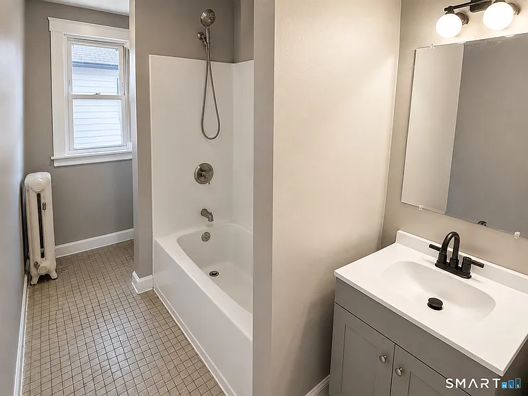 696 N Main St #2 — Photo 8