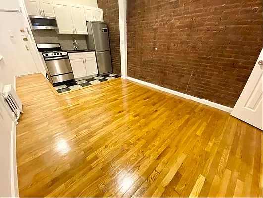 Rented by J PRESTON AND ASSOCIATES INC | media 6