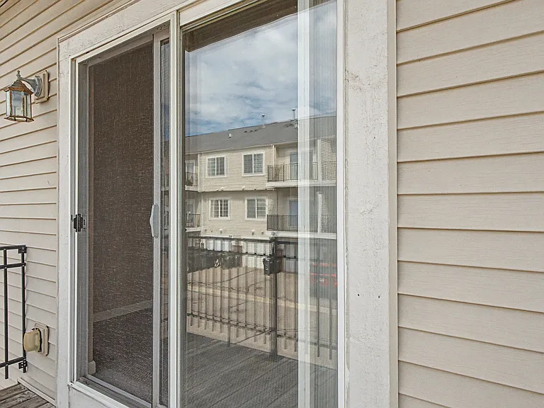 43018 Burlington Dr — Photo 23
